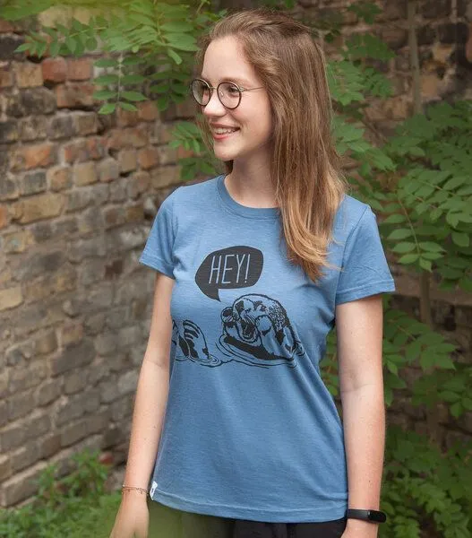 päfjes päfjes Hey Oskar Otter - Frauen T-Shirt - Fair gehandelt aus Baumwolle Bio - Slub Blau – Produktbild 3 von 4