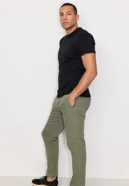 recolution Herren Chino aus Bio-Baumwoll Mix - KELP - recolution, Dark olive (grün), – Produktbild 4 von 4