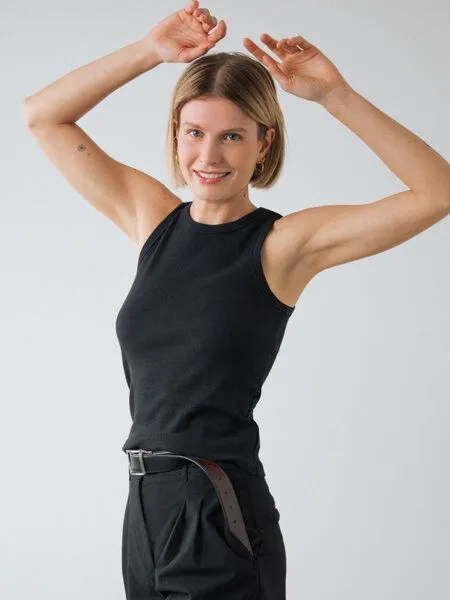 Honest Basics Honest Basics Damen Geripptes Racer-Top aus Bio- und recycelter Baumwolle, Schwarz, – Produktbild 1 von 4