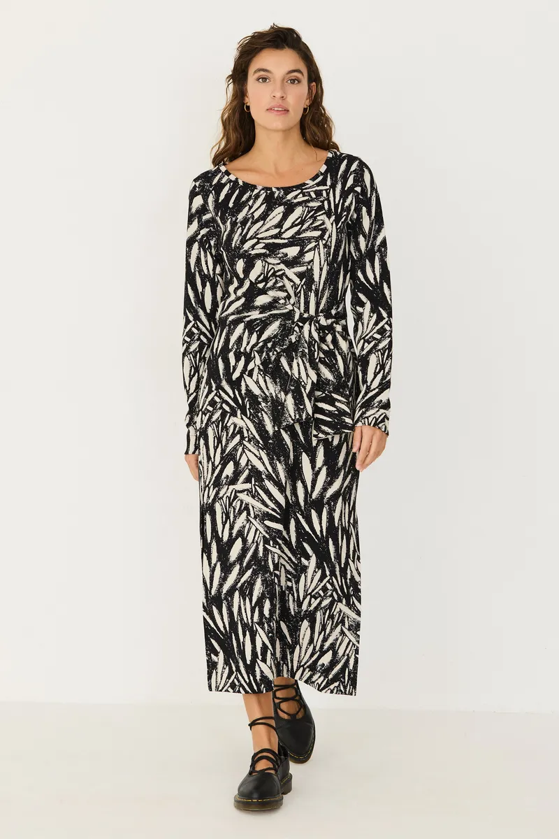 SKFK SKFK Damen vegan Strickkleid In Midi-Länge Mit Knoten Schwarz/Weiß, Schwarz, – Produktbild 1 von 2