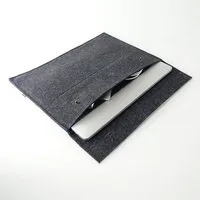 matilda k manufaktur matilda k. manufaktur Laptoptasche Bio-Wollfilz für MacBook Pro 16 Zoll (Maße individualisierbar), Anthrazit, – Produktbild 1 von 1