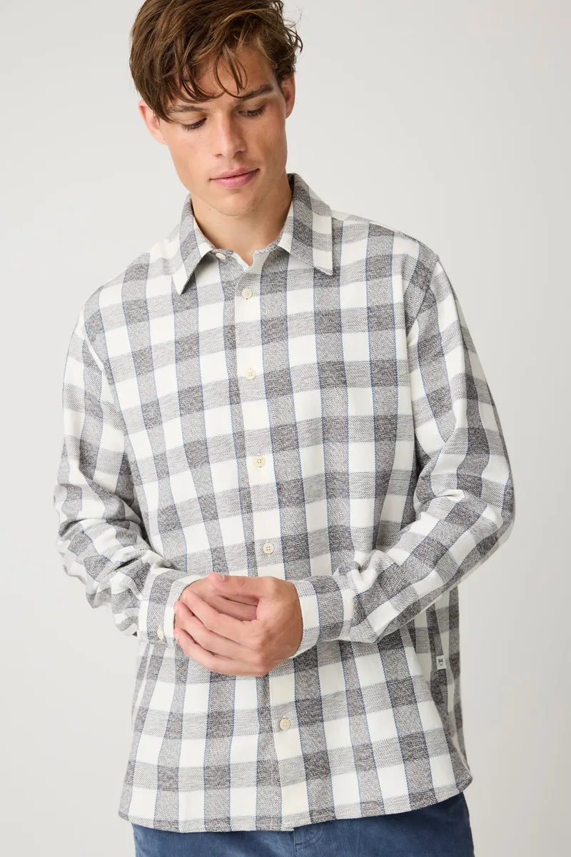 KnowledgeCotton Apparel KnowledgeCotton Apparel Herren vegan Hemd Loose Check Weiß Kariert, Weiß, – Produktbild 2 von 2