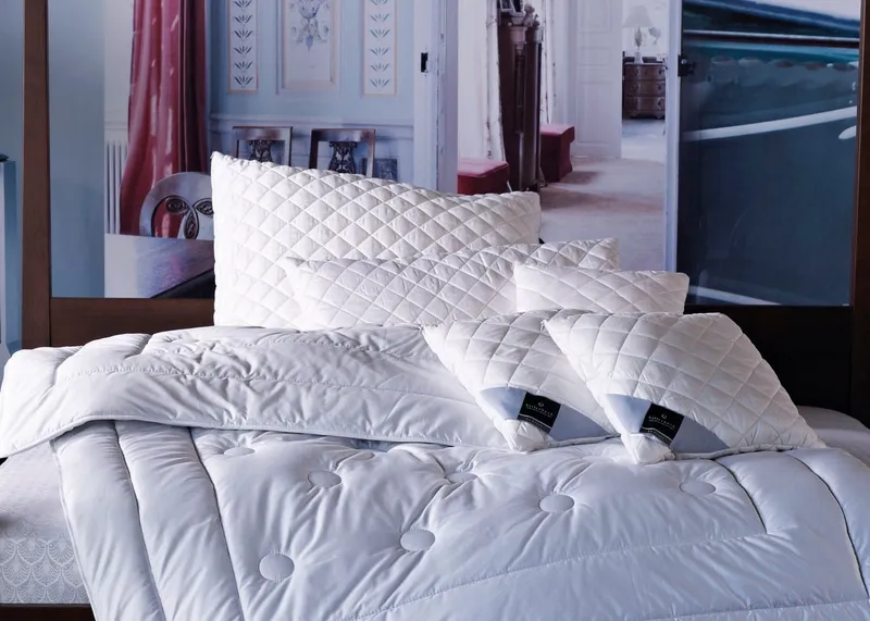billerbeck Microfaserkissen Emelie, Kissen made in Germany, Kuscheliges Faserkissen, Füllung: 70% Polyester, & 30% Lyocell TENCEL™, Bezug: 100% Baumwolle, Seitenschläfer, Bauchschläfer, Rückenschläfer, mit separat waschbarer und Aloe-Vera veredeltem Bezug, Weiß, – Produktbild 3 von 8
