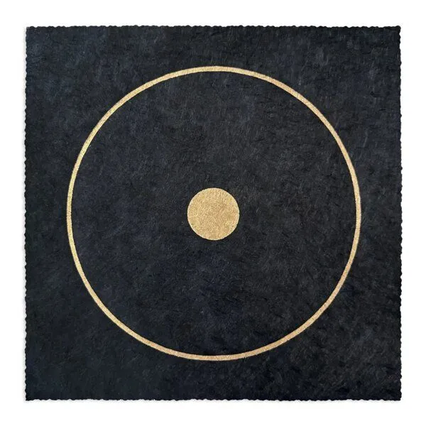 Veskor Cassiopeia Veskor Cassiopeia CENTRAL ORBIT Linoldruck | 22 × 22 cm | Gold auf Schwarz – Produktbild 1 von 4