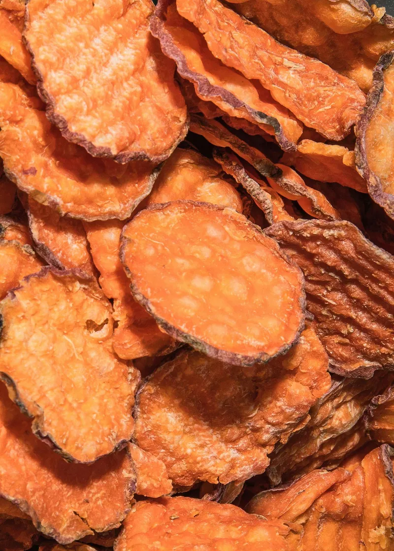 KoRo Bio Süßkartoffelchips ohne Zusatz von Öl und Salz 200 g – Produktbild 2 von 5