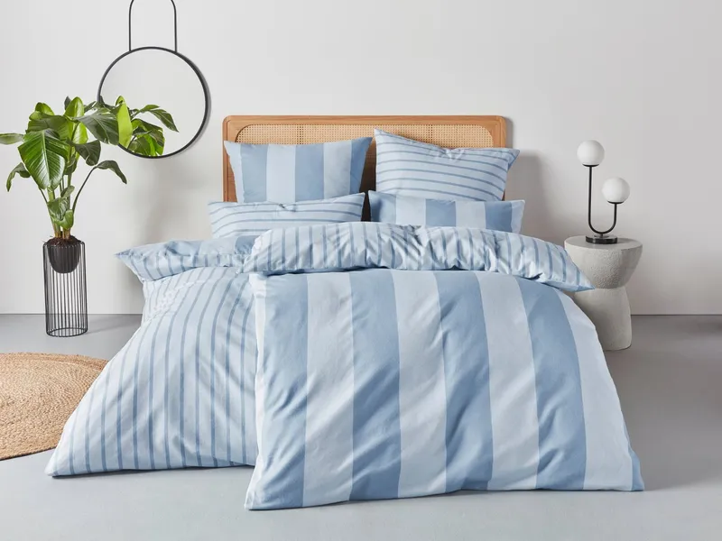 OTTO home Wendebettwäsche Sari in verschiedenen Qualitäten, Linon, 2 teilig, ab Gr. 135x200 cm, Wendedesign, moderne Bettwäsche mit Streifen, Blau, – Produktbild 1 von 5