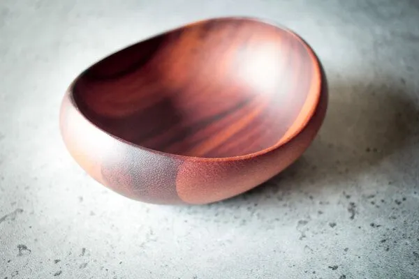 BY COPALA BY COPALA Oval Akazie Holzschale – Rustikale Naturholz Deko & Brotzeit Schüssel | Handgemacht Unikat Geschenk – Produktbild 3 von 4