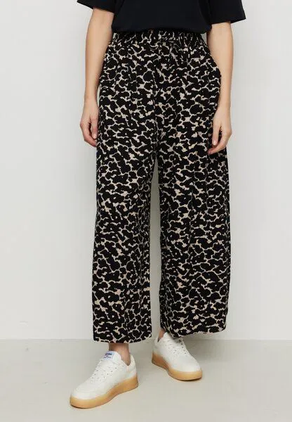 recolution Damen Hose aus aus LENZING ECOVERO Viskose - SEQUOIA CLOUDS - recolution, Black (schwarz), – Produktbild 3 von 4
