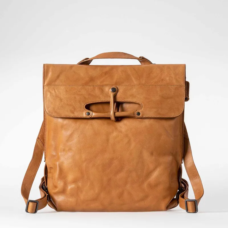 aunts & uncles aunts & uncles Grandma's Luxury Club Mrs. Apple Strudel Multifunktional: Rucksack/Umhängetasche caramel, Brown, – Produktbild 1 von 1