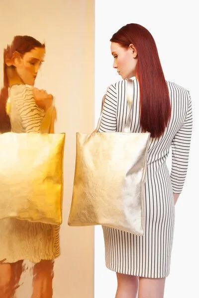 ELEKTROPULLI Ledertasche FIRU von ElektroPulli, Gold, – Produktbild 4 von 4