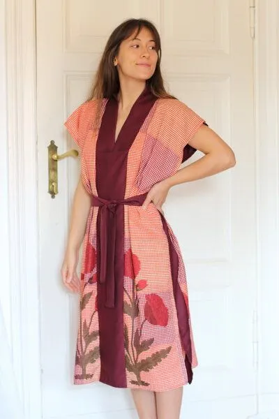 ManduTrap ManduTrap Aira Kimono Midi Kleid Damen – Handblockprint Rajasthan & Berry Tencel | Zero Waste, Rose, – Produktbild 2 von 3