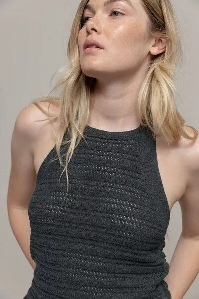 Rifò - Circular Fashion Made in Italy Rifò - Circular Fashion Made in Italy Nilla, Stricktop aus recycelter Baumwolle, Anthrazit, – Produktbild 2 von 2