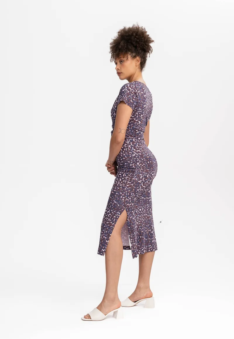 MELA MELA Damen vegan Kleid V-Ausschnitt Shreoshi Chai Blumen Rot/Blau, Dunkelblau, – Produktbild 1 von 2