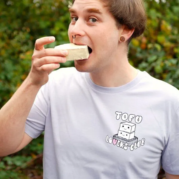 roots of compassion roots of compassion T-Shirt Tofu Lovers Club bio & fair & vegan - weiter Schnitt - veggie, Vegetarier, Veganer, Weiß, – Produktbild 3 von 3