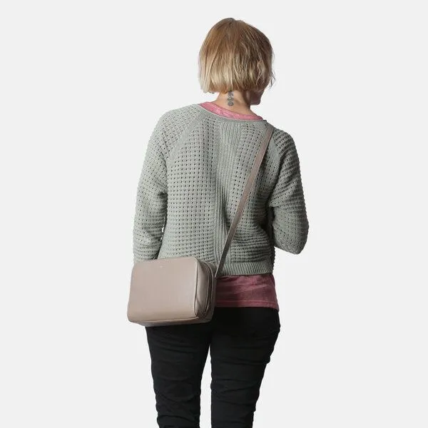 Vargu Vargu Leder-Umhängetasche Estem 1, Taupe, – Produktbild 2 von 4