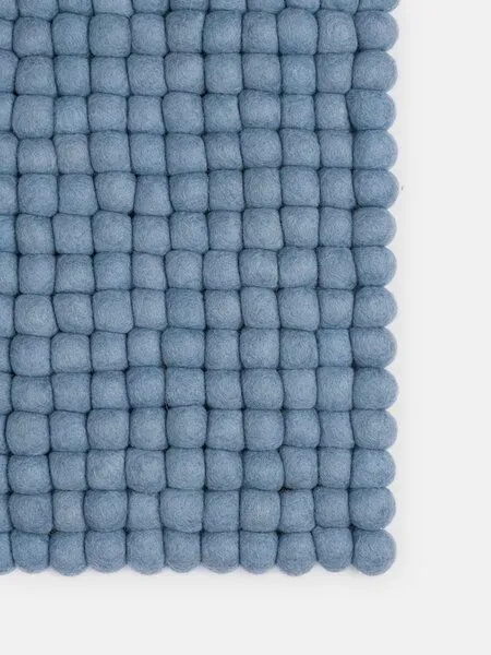 myfelt myfelt Filzkugelteppich rechteckig, 100% Schurwolle, Hellblau (mia), – Produktbild 1 von 4