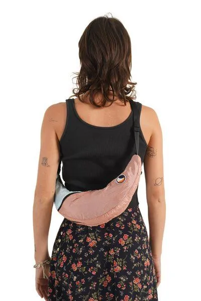 Ticket to the Moon Ticket to the Moon upcycled Bauchtasche/Crossbody Umhängetasche "Sling Bag", Peach-cloud, – Produktbild 3 von 4