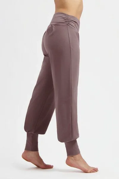 Urban Goddess Urban Goddess Yoga Hose Dakini, Fireclay (braun), – Produktbild 2 von 4