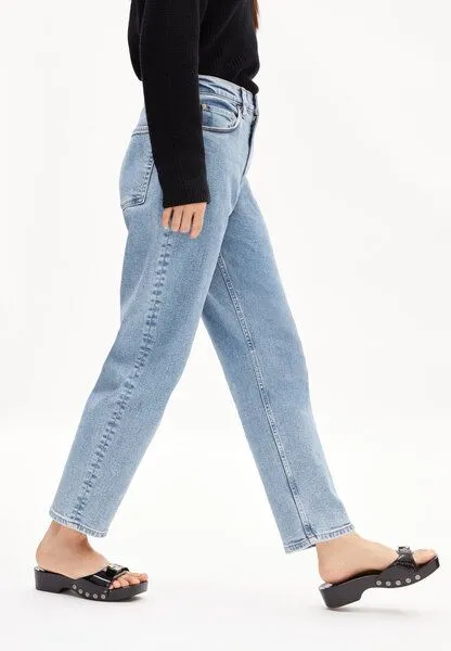 ARMEDANGELS ARMEDANGELS MAIRAA Damen Mom Jeans recycelter Baumwoll Mix Comfort Stretch, Blue, – Produktbild 4 von 4