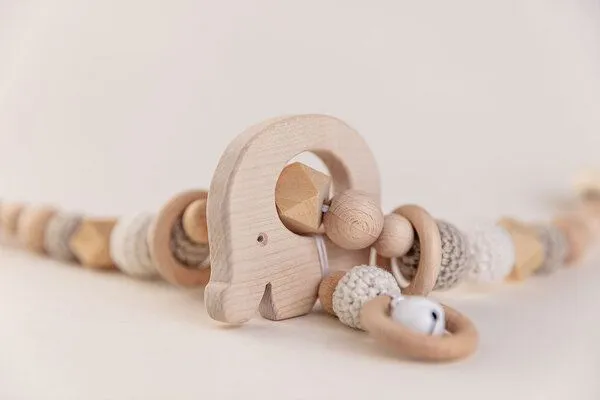 NoniKids Berlin NoniKids Berlin Kinderwagenkette Holz *Elefant Glocke* 2 Farben | Bio Baumwolle, Weiss/grau, – Produktbild 3 von 4