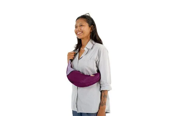 Ticket to the Moon Ticket to the Moon upcycled Bauchtasche/Crossbody Umhängetasche "Sling Bag", Plum-lavender, – Produktbild 2 von 4