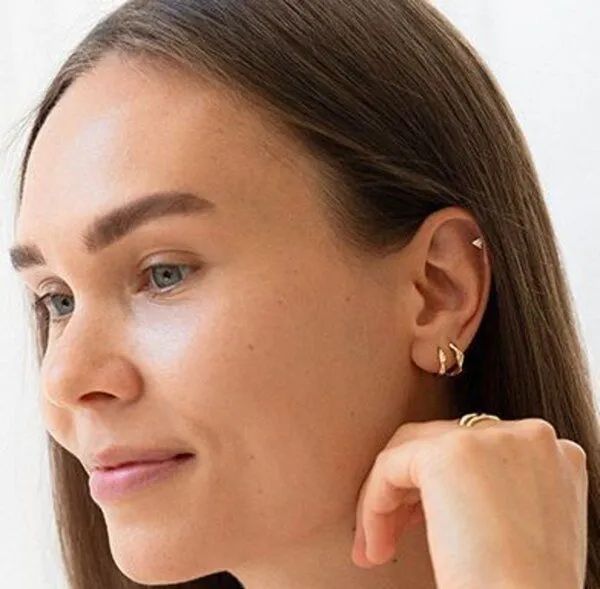 Eppi Eppi Unregelmäßige runde Ohrringe aus Silber mit Zirkonia Fabiola – Produktbild 3 von 3