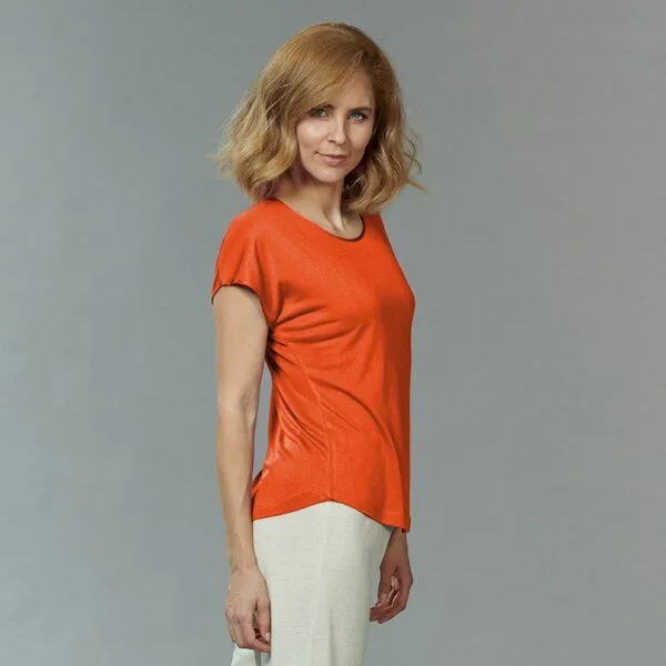 Kokon Zwo Kokon Zwo Basic Shirt mit überschnittenem Arm 43% Seide (peacesilk), 17% Leinen, Ocker, – Produktbild 2 von 3