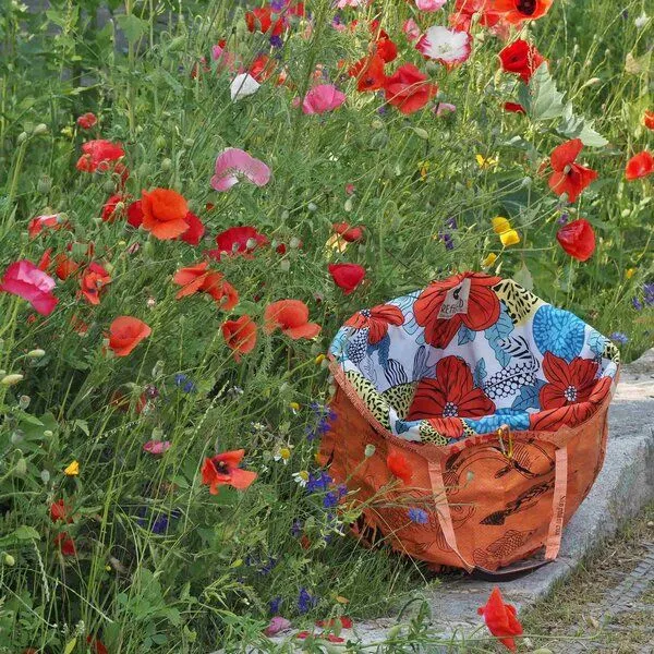 REFISHED fair fashion REFISHED fair fashion Tasche 'SOULMATE COTTON' Limitierte Edition! - upcycelte Fischfuttersäcke, #fish orange/#cotton poppy, – Produktbild 4 von 5