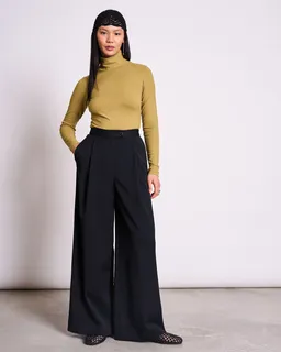 JAN N JUNE JAN 'N JUNE Damen vegan Rollkragenpullover Mio Woody Olive – Produktbild 1 von 1