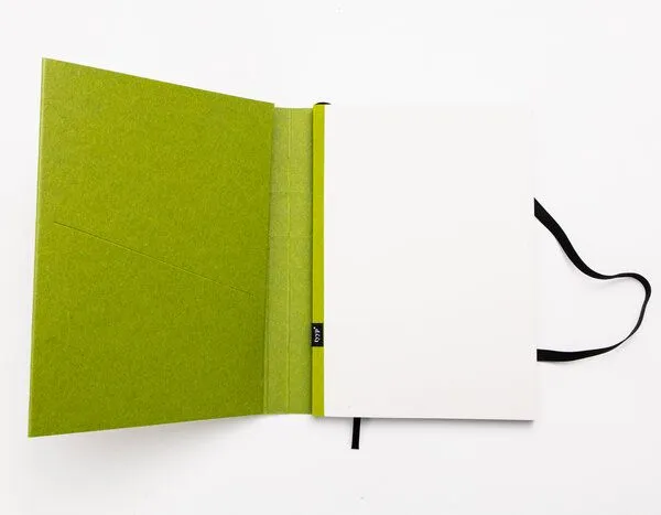 tyyp tyyp Notizbuch A5 Schweizer Broschur – 100% Recyclingpapier, Limette-grün, – Produktbild 2 von 4