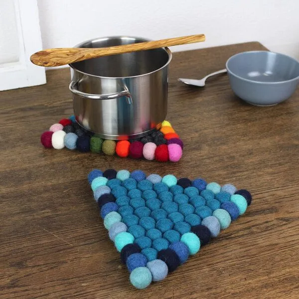 Mitienda Shop Mitienda Shop Topfuntersetzer aus Filz Dreieck, Blau, – Produktbild 2 von 2