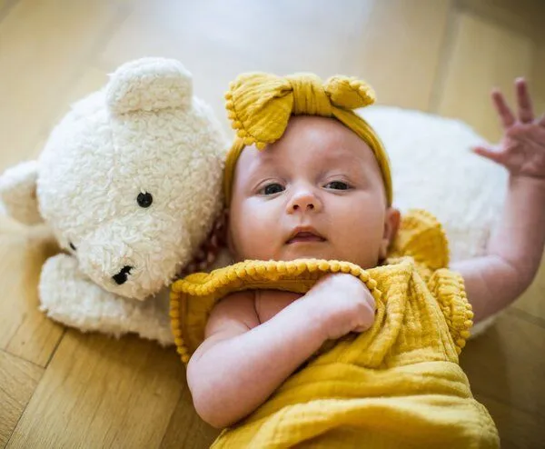 Efie Efie Dinkelkorn-Wärmekissen Teddy mit Halstuch (KbA) – Produktbild 2 von 2