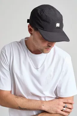 Trendsplant Trendsplant Water Repellent Nylon Five Panel Cap Black – Produktbild 1 von 1