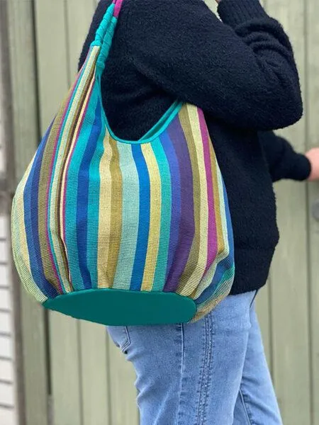 Dragolina Dragolina Ballontasche Nomad aus Webstoff der Pwo Karen, Tropical green (türkis), – Produktbild 3 von 3