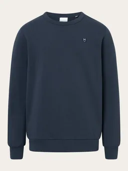 KnowledgeCotton Apparel KnowledgeCotton Apparel Herren vegan Sweatshirt Basic Abzeichen Total Eclipse Navy – Produktbild 1 von 1