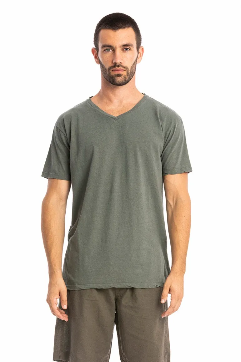 RAVENS VIEW IBIZA RAVENS VIEW IBIZA Herren vegan T-Shirt Azure V-Ausschnitt Olivgrün, Olivgrün, – Produktbild 2 von 2