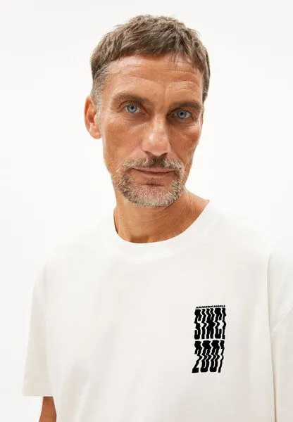 ARMEDANGELS ARMEDANGELS AADRU COLLAGE Herren Oversized T-Shirt aus Bio-Baumwolle, Light oatmilk, – Produktbild 3 von 4