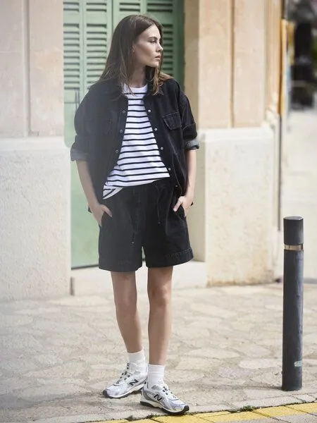 WOTE WOTE Denim Shorts aus Organic Cotton, Schwarz, – Produktbild 2 von 2