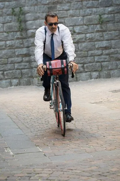 Smateria Smateria IKI vegane handgefertigte Fahrradtasche recycelt, Rot, – Produktbild 4 von 4