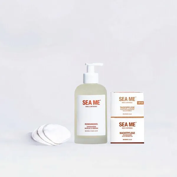 SEA ME SEA ME Gesichtspflege Set mit Tages- und Nachtpflege, Reinigungsgel & Abschminkpads | vegan – Produktbild 1 von 4
