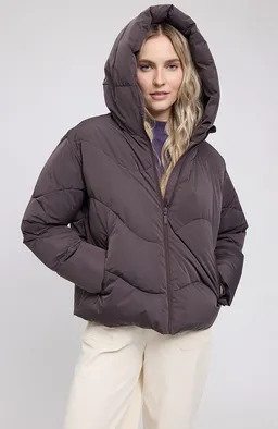 Mazine Mazine Damen vegan Kurze Steppjacke Waves Quilted Aubergine – Produktbild 1 von 1
