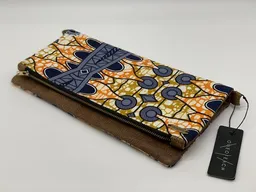 ONE OF EACH ONE OF EACH Clutch "Ghana" Handtasche aus Leder und Baumwollstoff mit afrikanischem Print – Produktbild 1 von 1
