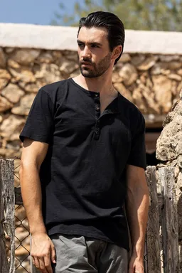 RAVENS VIEW IBIZA RAVENS VIEW IBIZA Herren vegan T-Shirt Enzo Schwarz – Produktbild 1 von 1