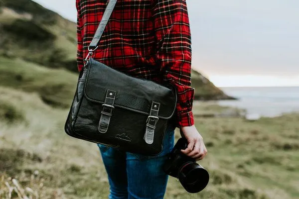 Alpenleder Alpenleder Kameratasche REPORTER, Cognac, – Produktbild 3 von 4
