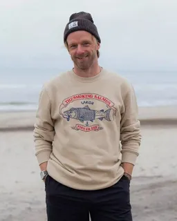 LAKOR LAKOR Sweatshirt aus Bio-Baumwolle - The Smoking Salmon - White Pepper – Produktbild 1 von 1