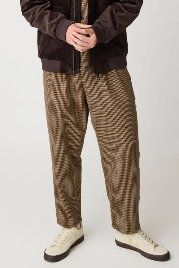 KnowledgeCotton Apparel KnowledgeCotton Apparel Herren vegan Hose Ozone Relaxed Hahnentrittmuster Dunkelbraun Kariert, Braun, – Produktbild 2 von 2