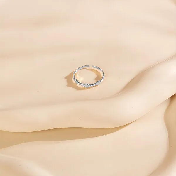 ELEKTROPULLI Größenverstellbarer Fine Dots Ring ca. Ø 17mm von Elektropulli, Silber, – Produktbild 2 von 4