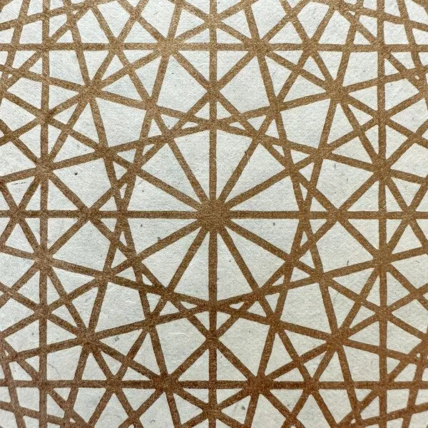 Veskor Cassiopeia Veskor Cassiopeia DODEKAGON Heilige Geometrie Linoldruck | 22 × 22 cm | Gold auf Naturweiß – Produktbild 3 von 4