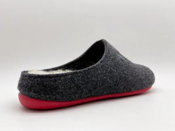 thies thies 1856 ® Recycled Wool Slipper, aus Wolle und Bio-Schurwolle, fair produziert, Anthracite red (dunkelgrau), – Produktbild 3 von 4