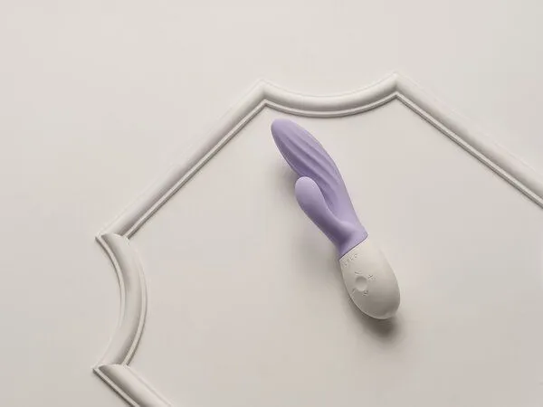 LELO LELO G-Punkt- und Klitoris-Stimulator INA Twist, Blau, – Produktbild 4 von 4